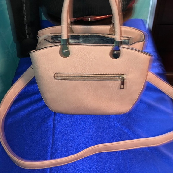 Handbags - Very nice bag